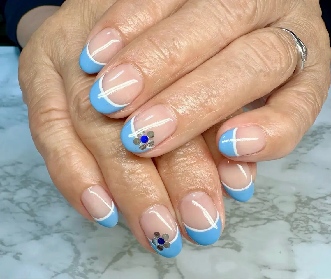 ネイル オーロラネイル フレンチネイル ニュアンスネイル ワンカラーネイル 夏ネイル Mai’s nailのネイルデザイン