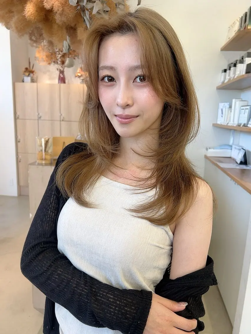 セミロング ヘアカラー vince. moekoのヘアスタイル