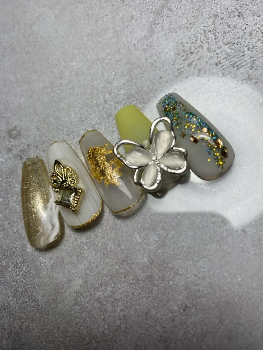 ネイル Bavardage Nailのネイルデザイン