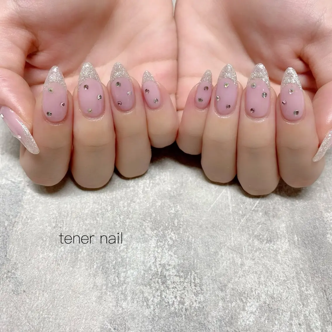 ネイル ドット キラキラネイル ストーンネイル ハンドネイル テネルネイル tener nailのネイルデザイン