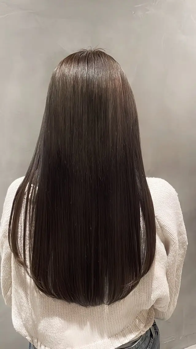 ロング 都築 菜美のヘアスタイル