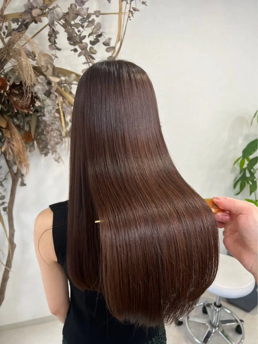 ロング 光を纏うツヤ感ロング Natsuki🤍のヘアスタイル
