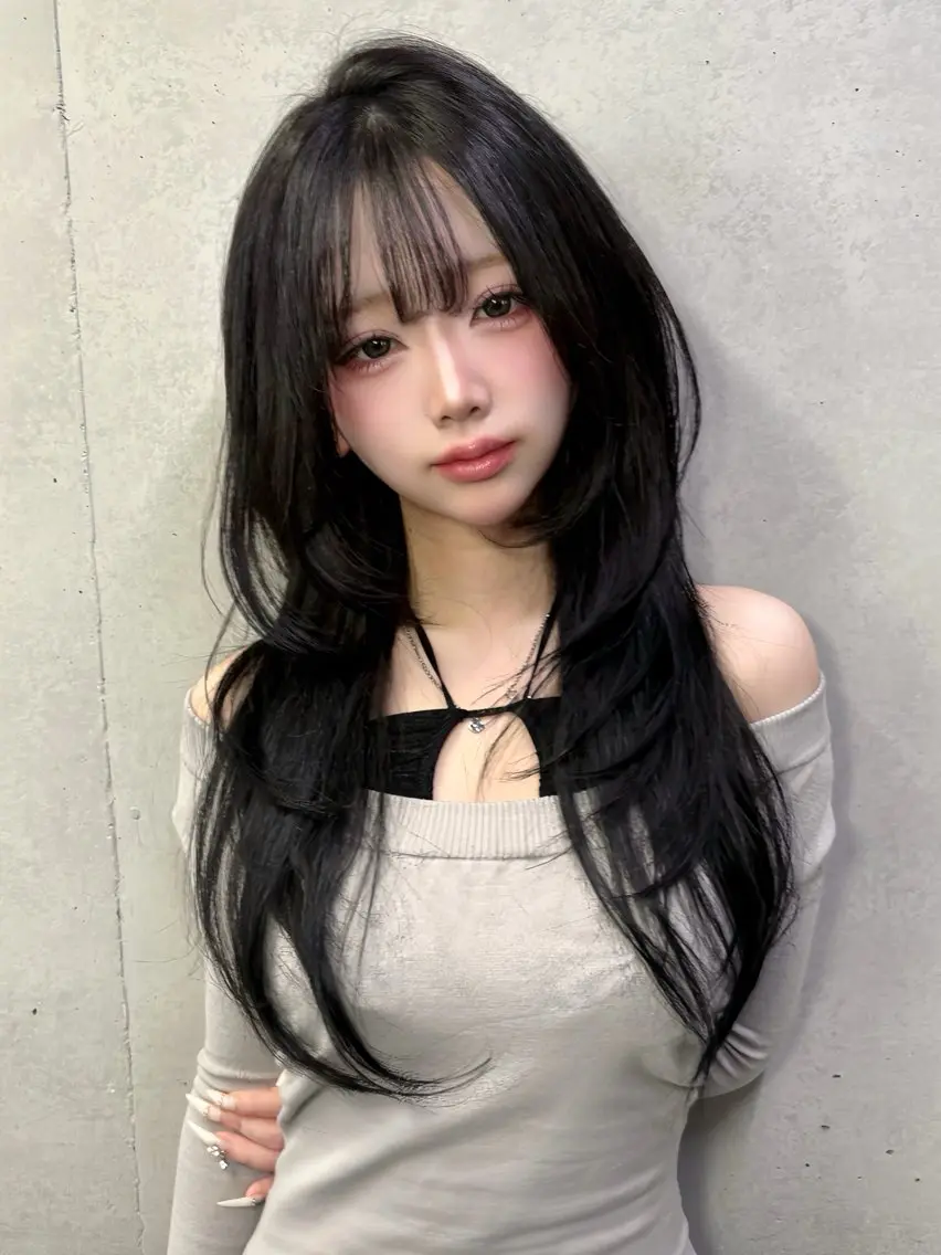 ロング くびれヘア 顔周りカット ハイレイヤー 韓国風ヘア レイヤーカット がわ/ハイレイヤー /ハイトーンカラーのヘアスタイル