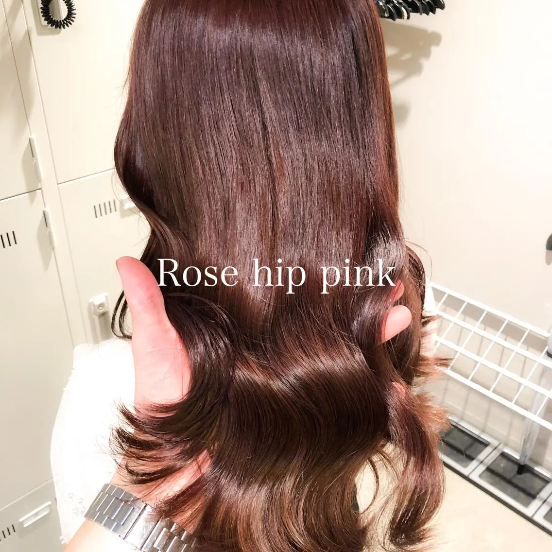 ロング カラー ハイトーン×レイヤー カットTAKUMIのヘアスタイル