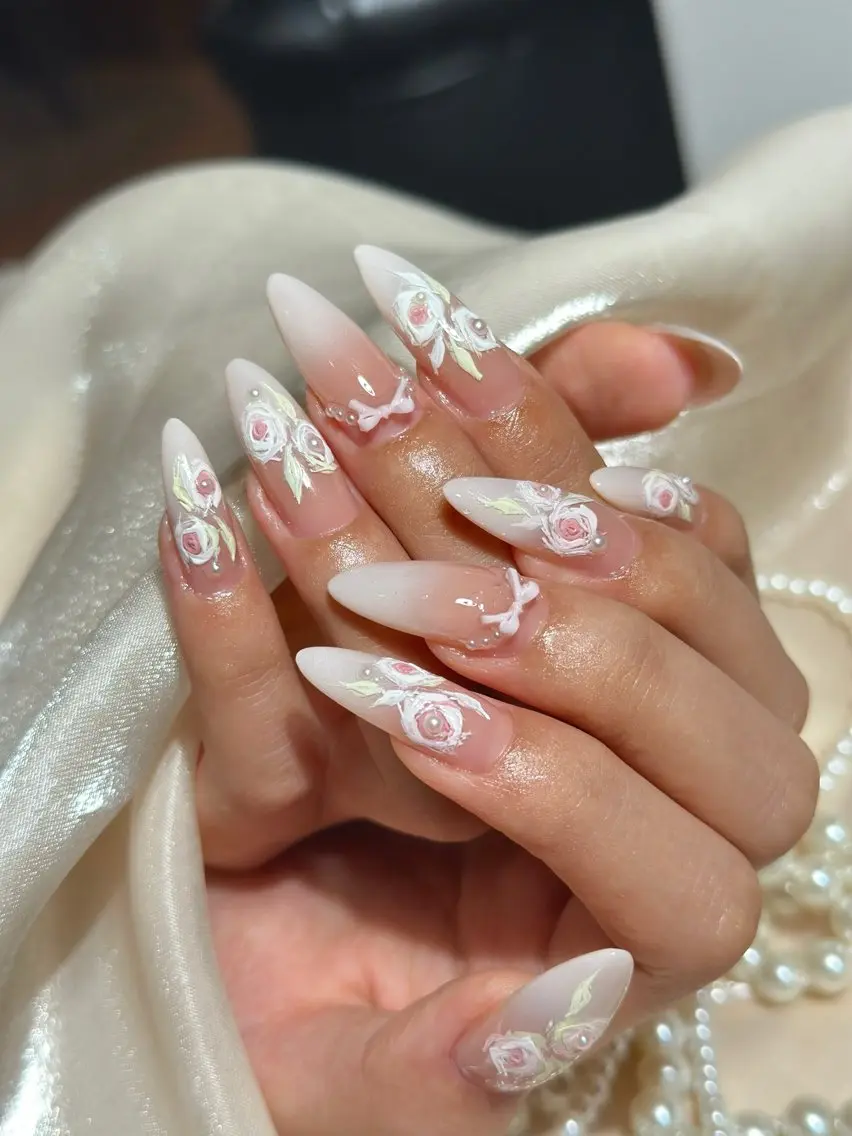 ネイル ジェルネイル 韓国ネイル マグネットネイル 春ネイル ワンホンネイル 💐RB_ nail🌻🌈のネイルデザイン
