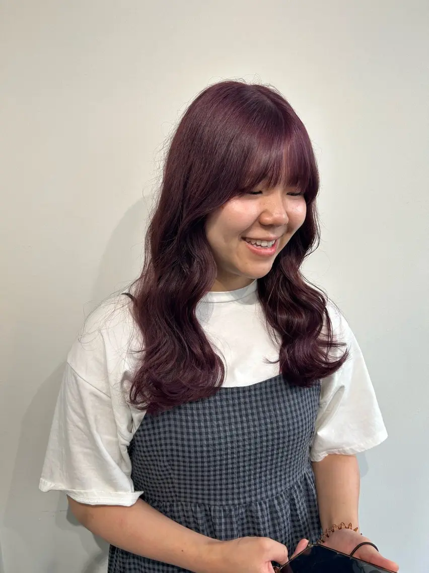 ロング カラー ヘアカラー トリートメント ベージュ/ダブルカラ ー/新潟駅/青柳萌果のヘアスタイル