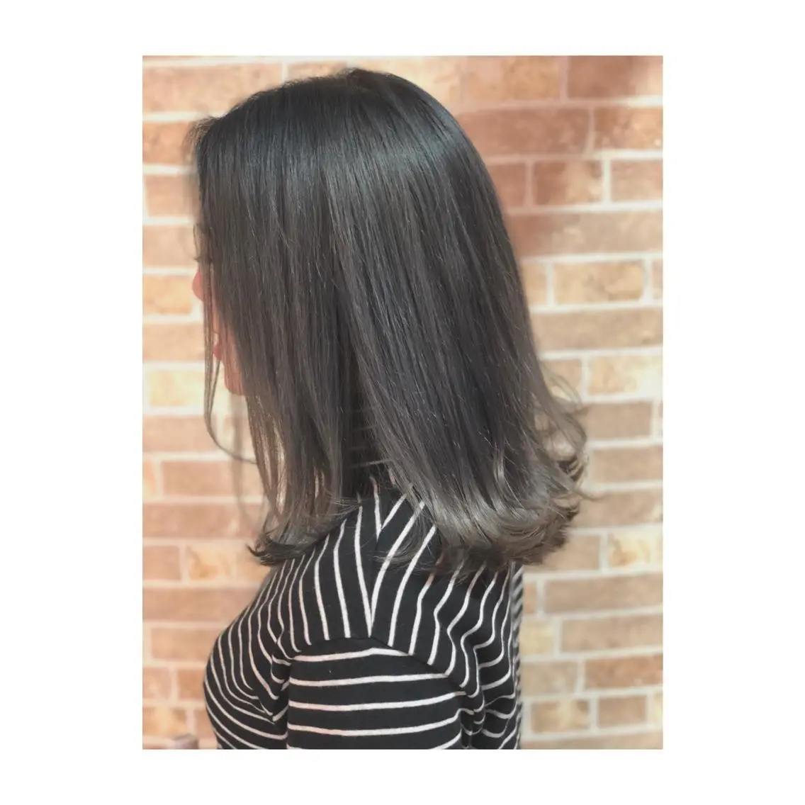 ミディアム カラー グレージュ 中野 竜介のヘアスタイル