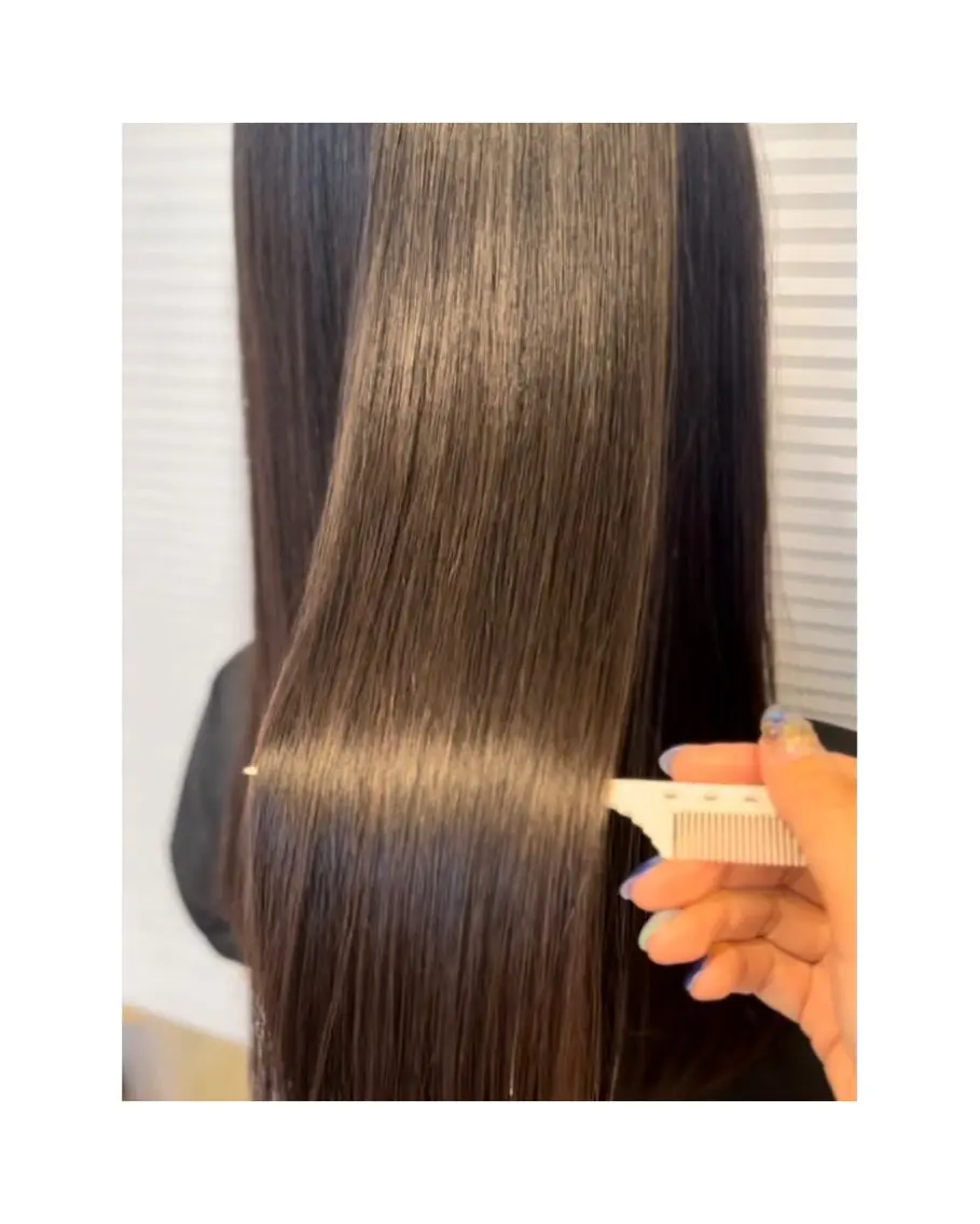 ロング 縮毛矯正 Jura／ レイヤーカットのヘアスタイル