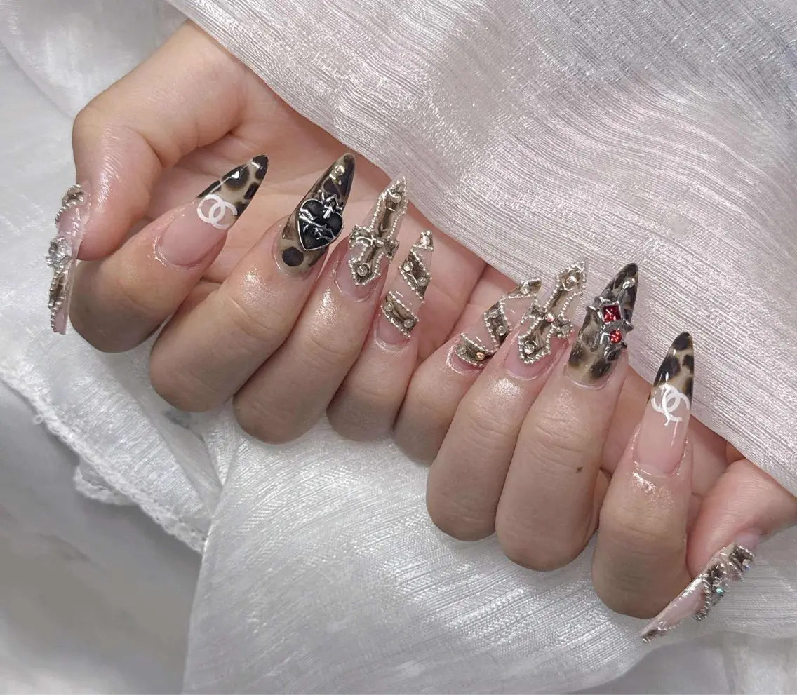 ネイル 長さ出し グラデーション 卒業式 キラキラネイル マグネットネイル ハンドネイル Lee Nailsのネイルデザイン