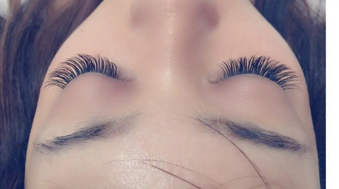 マツエク・マツパ 中村 眞歩のヘアスタイル