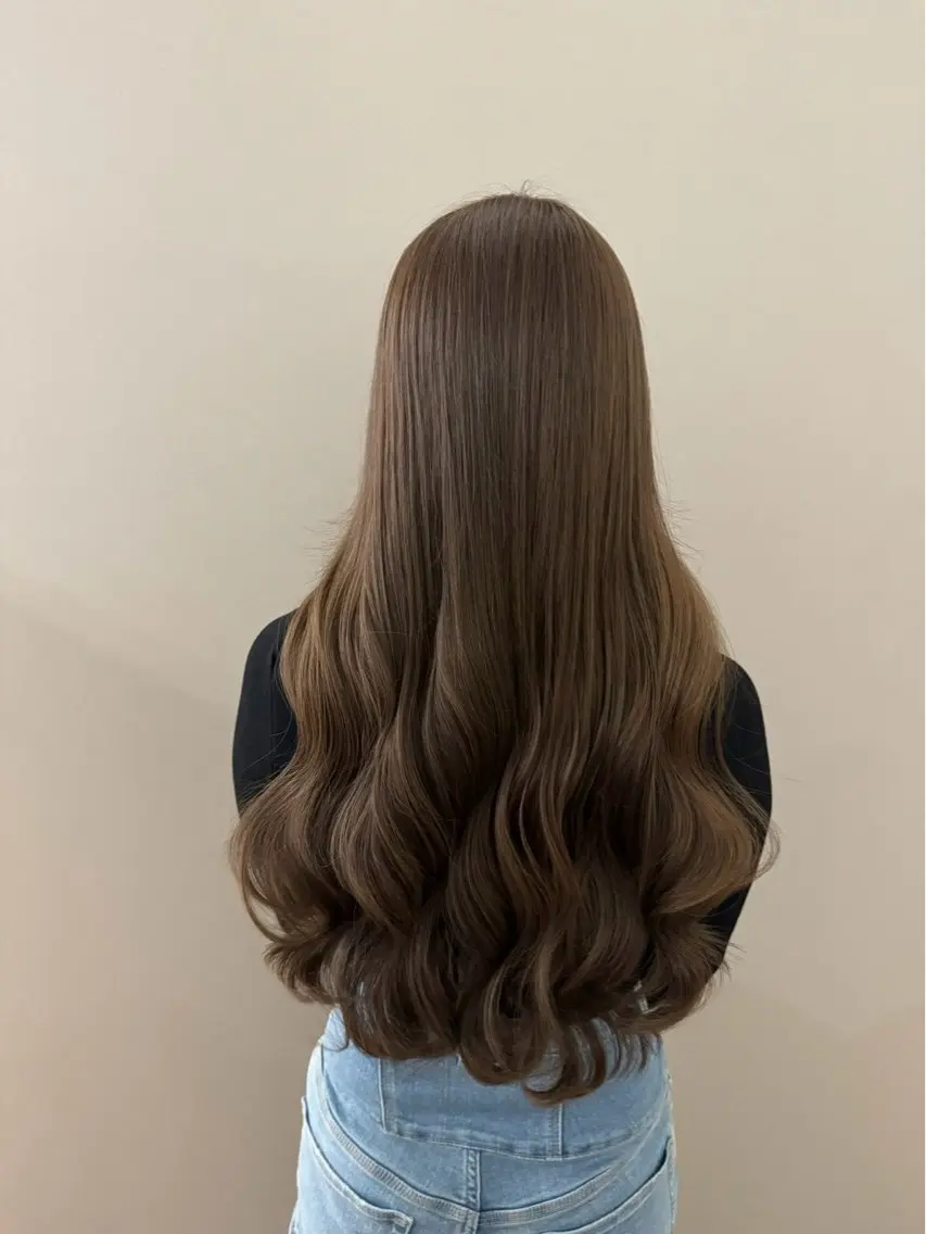 ロング ヘアカラー ioe愛莉 /透明感カラーのヘアスタイル