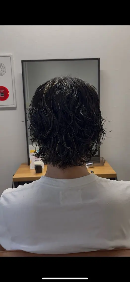 パーマ メンズ メンズハイライト メンズパーマ 下北沢メンズパーマ 特化園田 楓莉のヘアスタイル