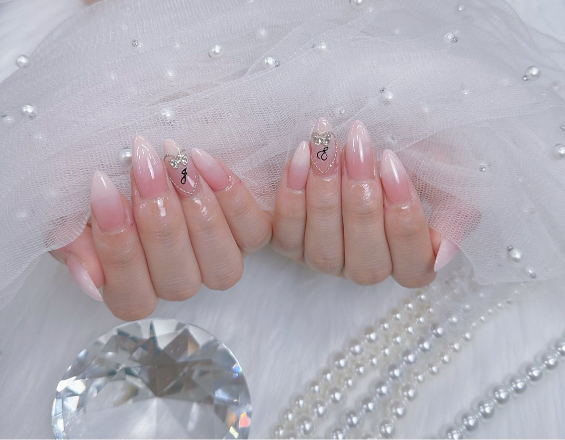 ネイル アートネイル ジェルネイル 韓国ネイル ニュアンスネイル ハンドネイル Luna Nail.Novaのネイルデザイン