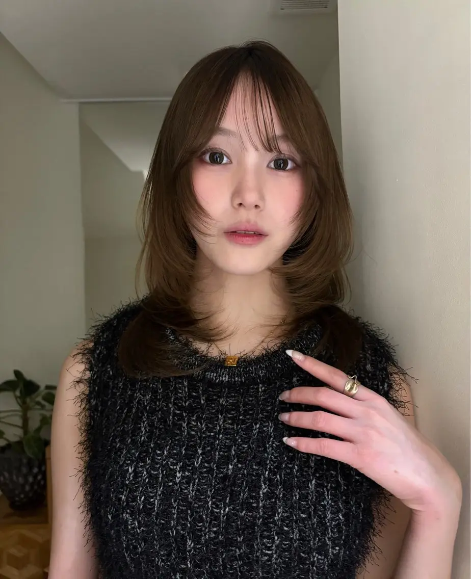 ミディアム カラー ヘアカラー 透明感カラー アオイのヘアスタイル