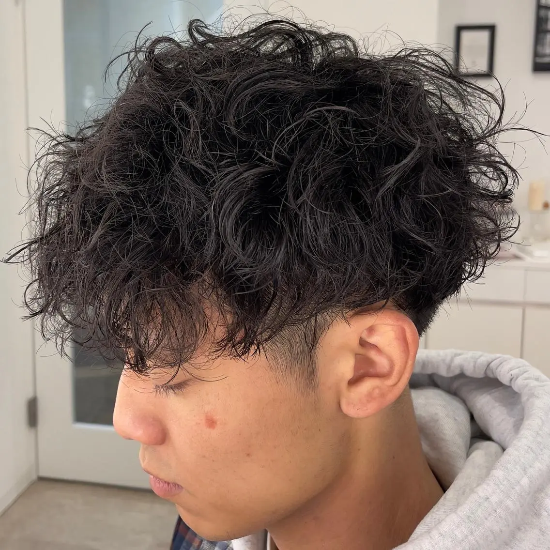 ショート パーマ メンズ スペインカール 縮毛・酸性ストレート 特化のヘアスタイル
