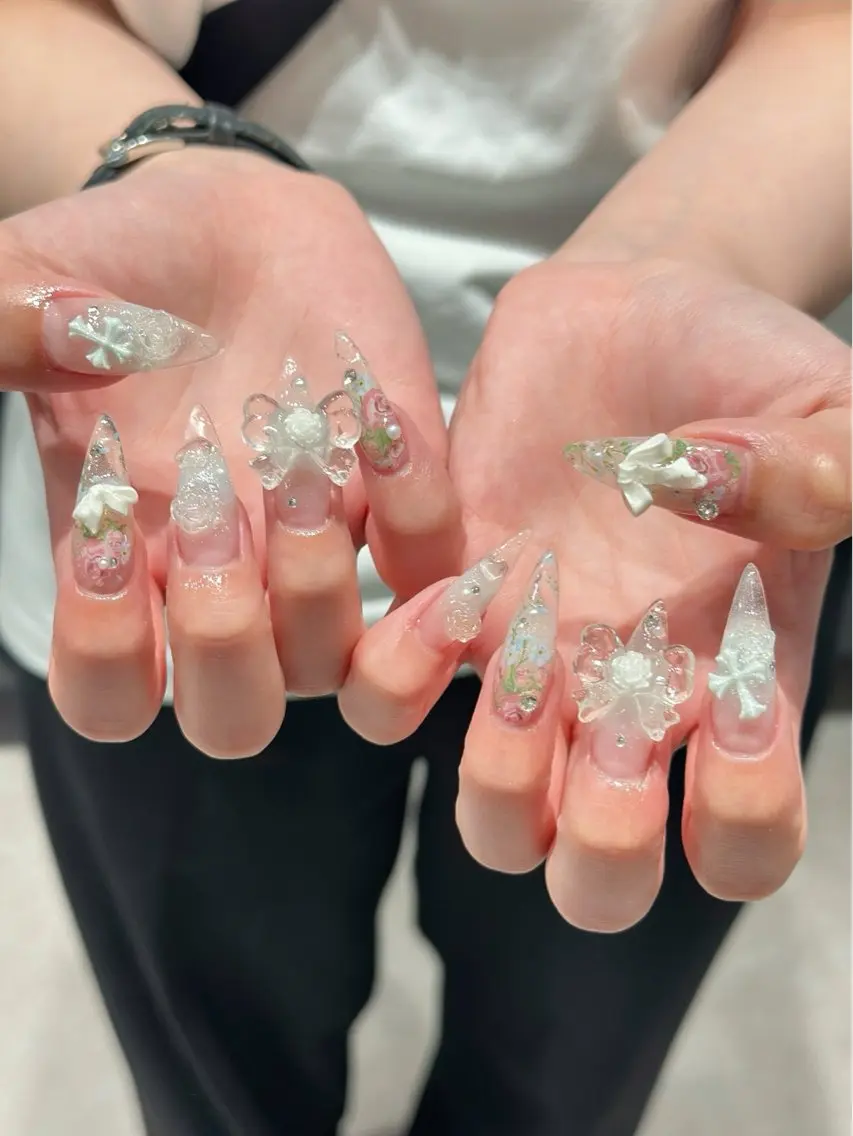 ネイル チークネイル ドット フレンチネイル グラデーション ハート ハンドネイル ハンドケア Eli Muse 新宿ネイルのネイルデザイン