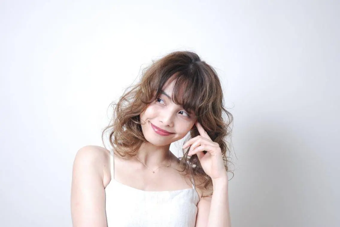セミロング 羽エクステ🪽 🤍まき🤍のヘアスタイル