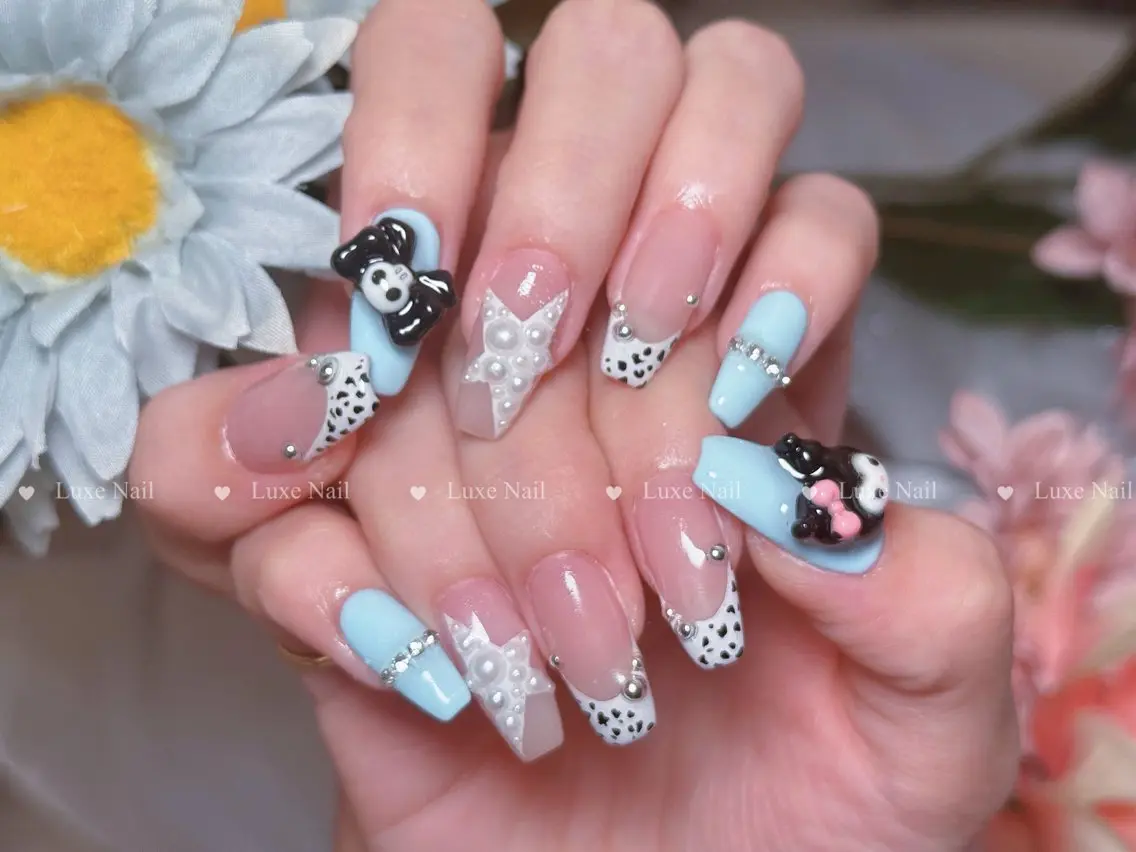 ネイル フラッシュネイル フットネイル フレンチネイル ジェルネイル ガラスフレンチ ハンドネイル Luxe Nail Salonのネイルデザイン