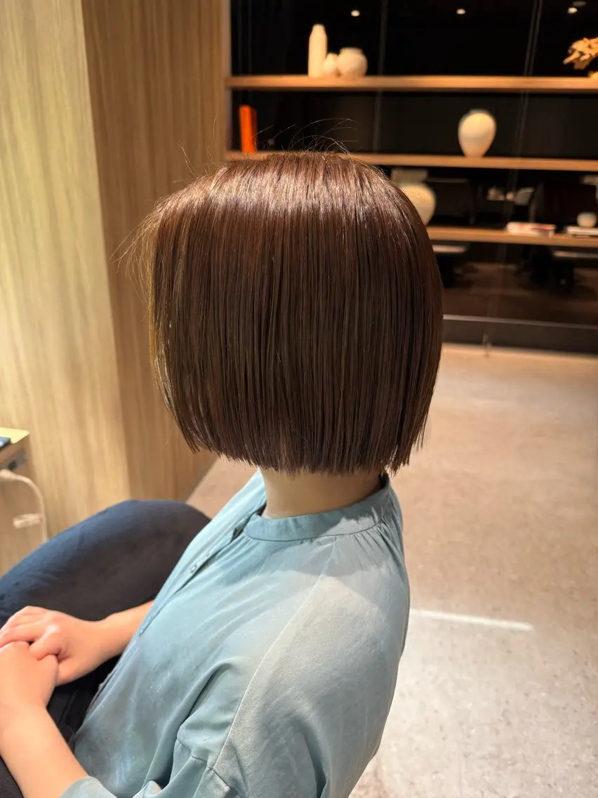 ショート カラー 切りっぱなしボブ ボブ mai .のヘアスタイル