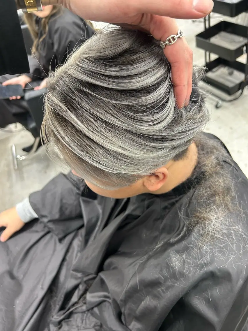 ショート カラー メンズ メンズバレイヤージュ メンズハイトーン バレイヤージュ ハイトーンカラー 外国人風カラー ヘアカラー Giselハヤシ ケンタのヘアスタイル
