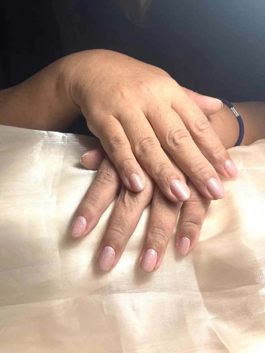 ネイル 韓国ネイル ラメ(グリッター) ワンカラーネイル ピンク ピンクベージュ ハンドネイル PLAIN nail KAZUKIのネイルデザイン