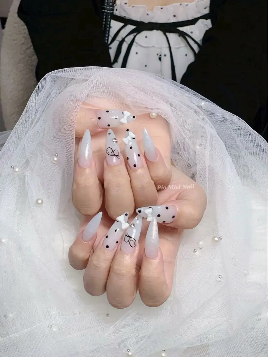 ネイル ハンドネイル HANA 長さだしのネイルデザイン