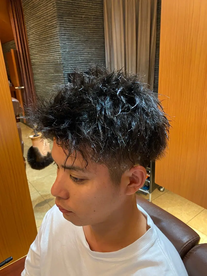 ショート ツイストパーマ 北川 竜也のヘアスタイル