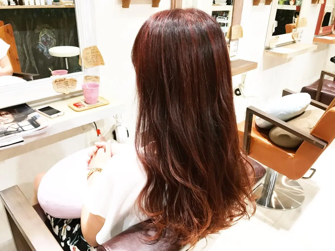 セミロング カラー ハイライトカラー レッドカラー ハイライト メンズ指名多数!! 田島史也のヘアスタイル