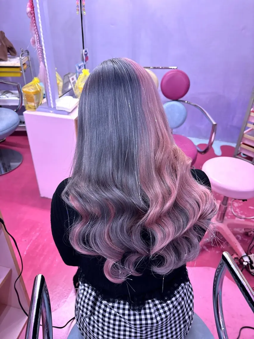 ロング カラー ヘアカラー TOY🐈‍⬛🎀 派手髪/地雷系のヘアスタイル