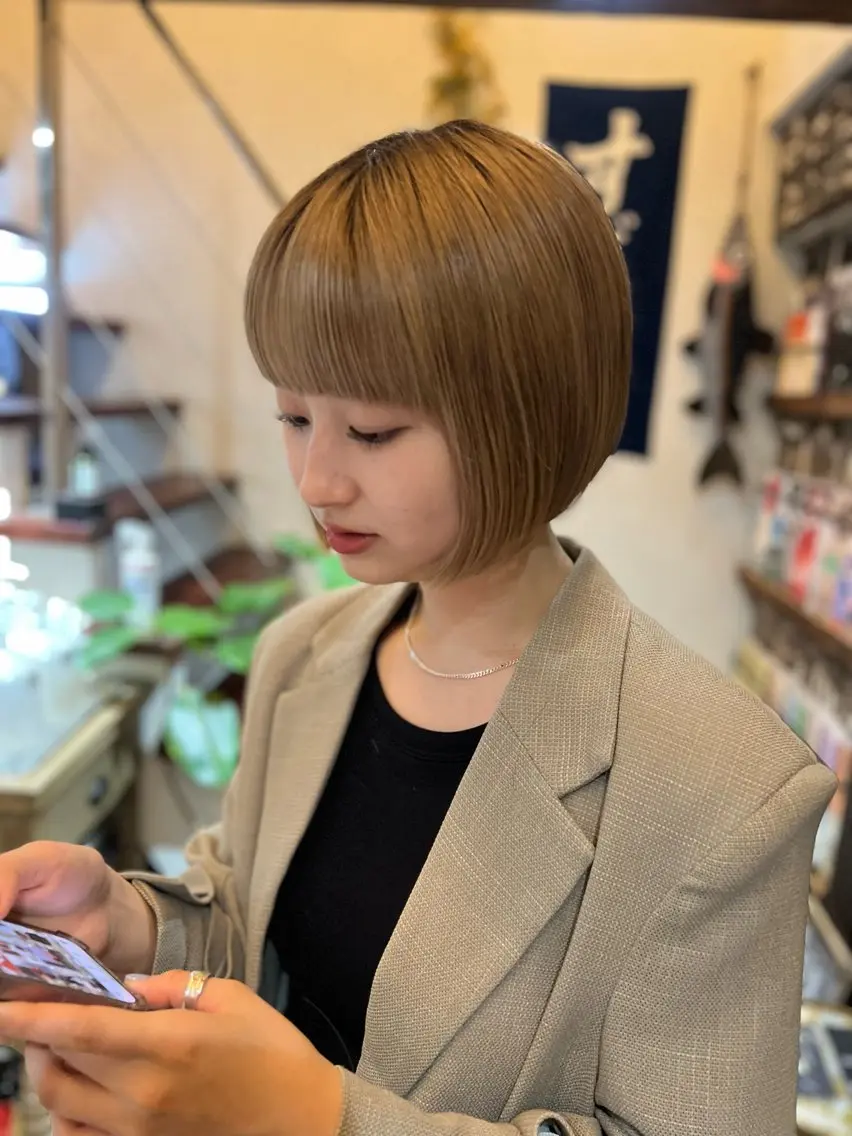 ショート ボブパーマ/レイヤー ヒロモトアサカのヘアスタイル