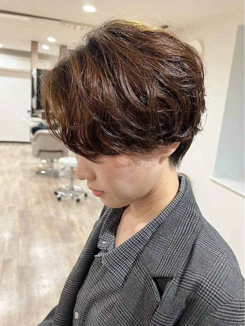 ショート カラー パーマ ショートヘア ニュアンスパーマ カット ヘアカラー トリートメント 🌱小顔魅せショート 髪質改善カラー/泉綺のヘアスタイル