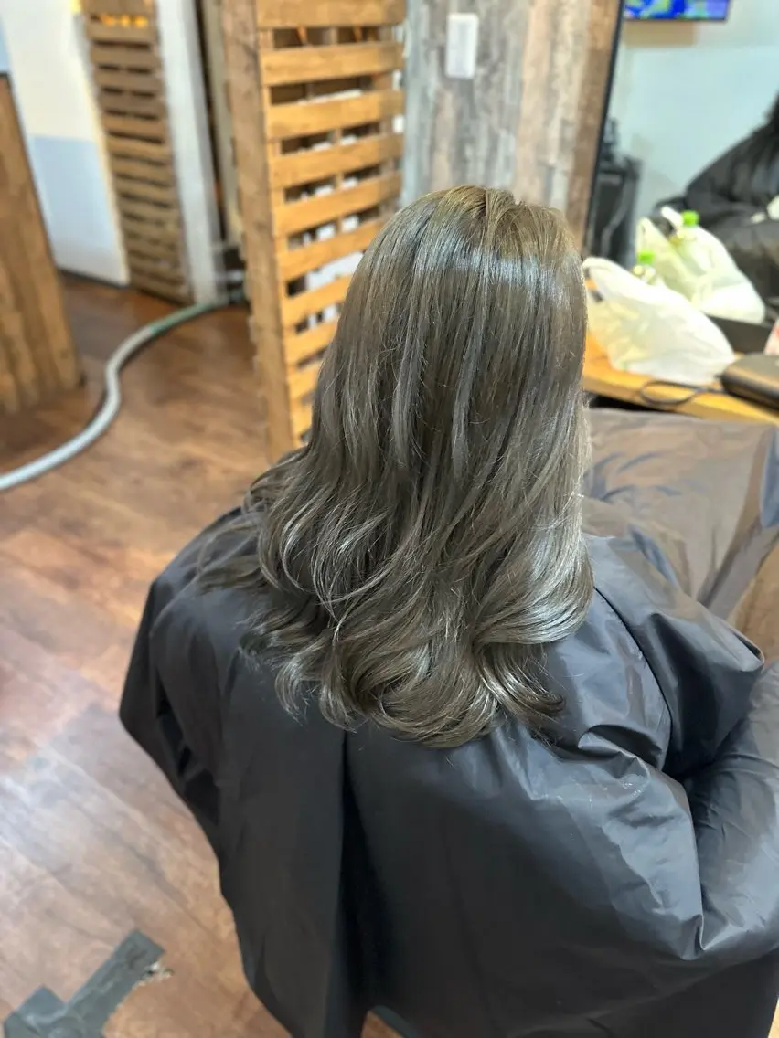 ロング カラー カット ヘアカラー トリートメント Luzir⭐︎ GEN⭐︎のヘアスタイル