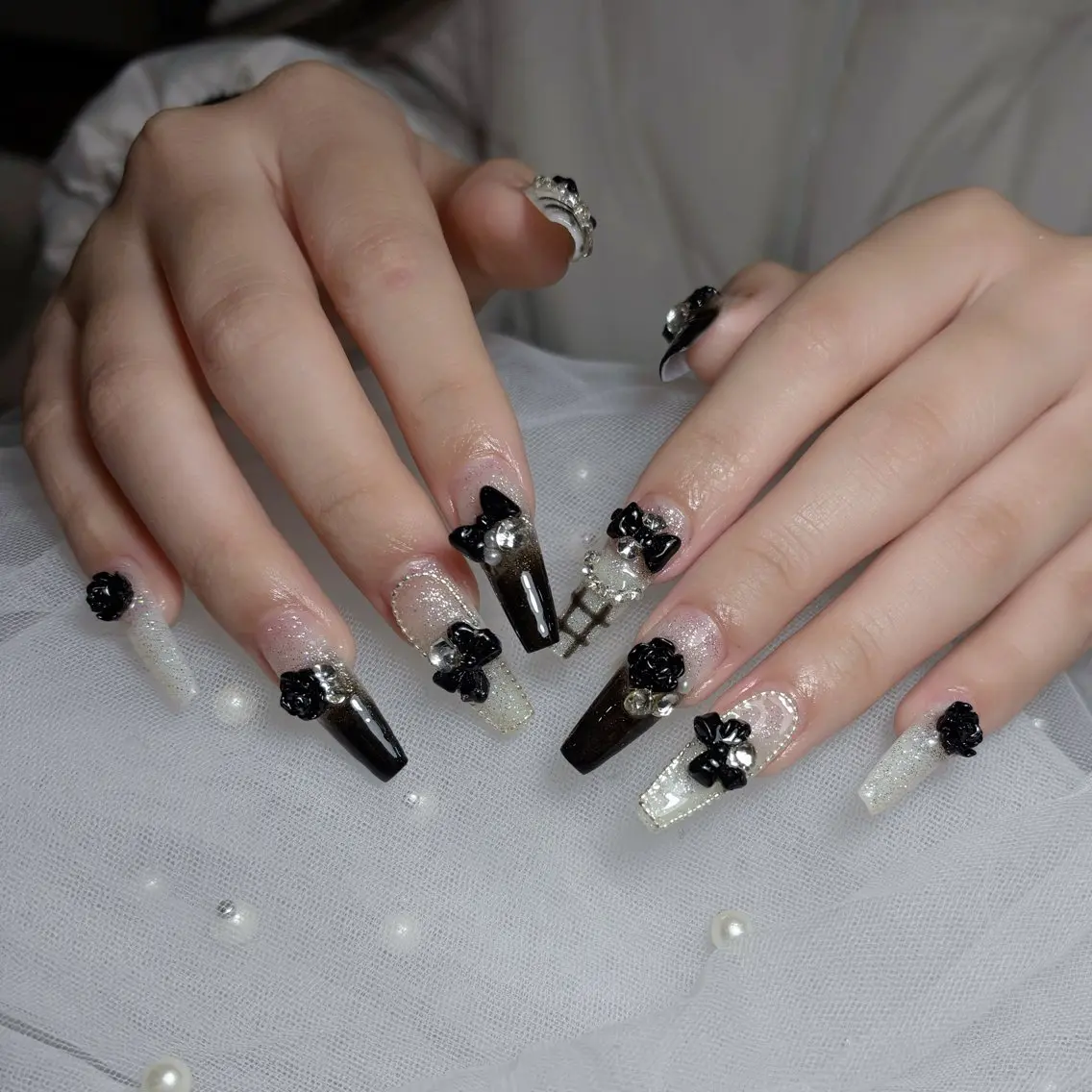 ネイル キラキラネイル シンプルネイル 春ネイル ワンホンネイル 冬ネイル ハンドネイル SORA Nailのネイルデザイン