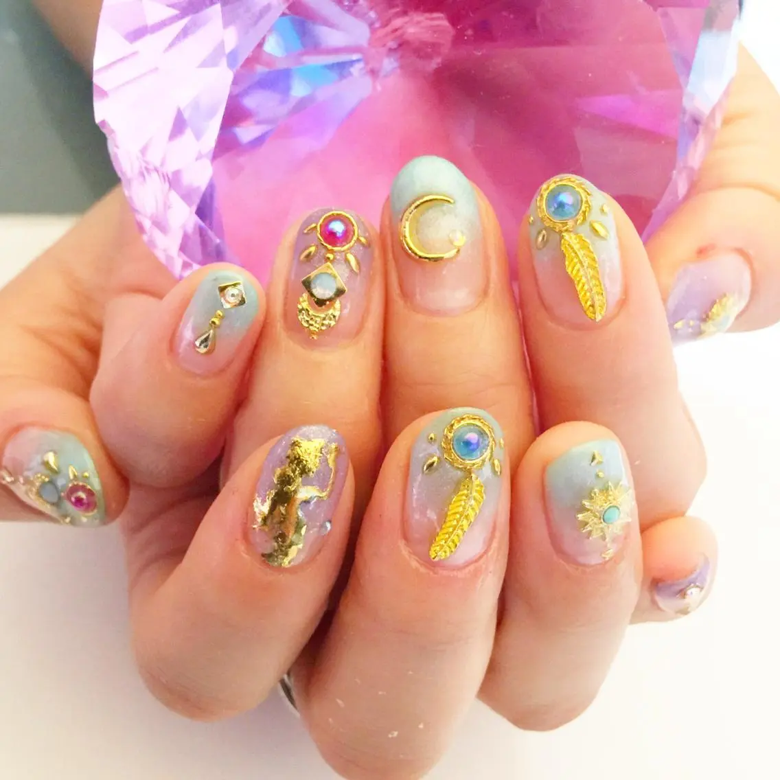 ネイル ジェルネイル YUN 💅のネイルデザイン