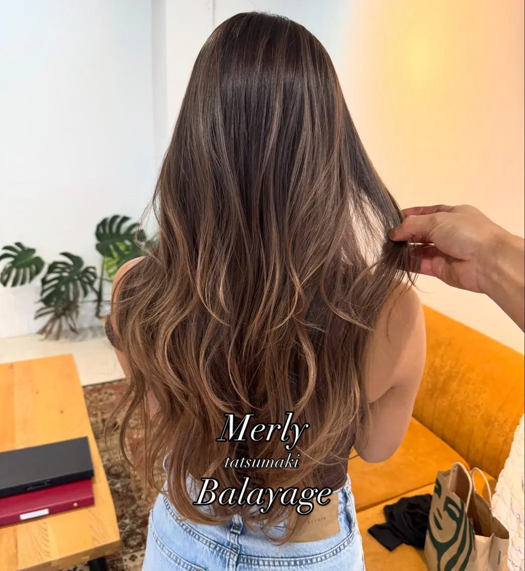 ロング カラー ヘアカラー トリートメント Merly Osakaのヘアスタイル