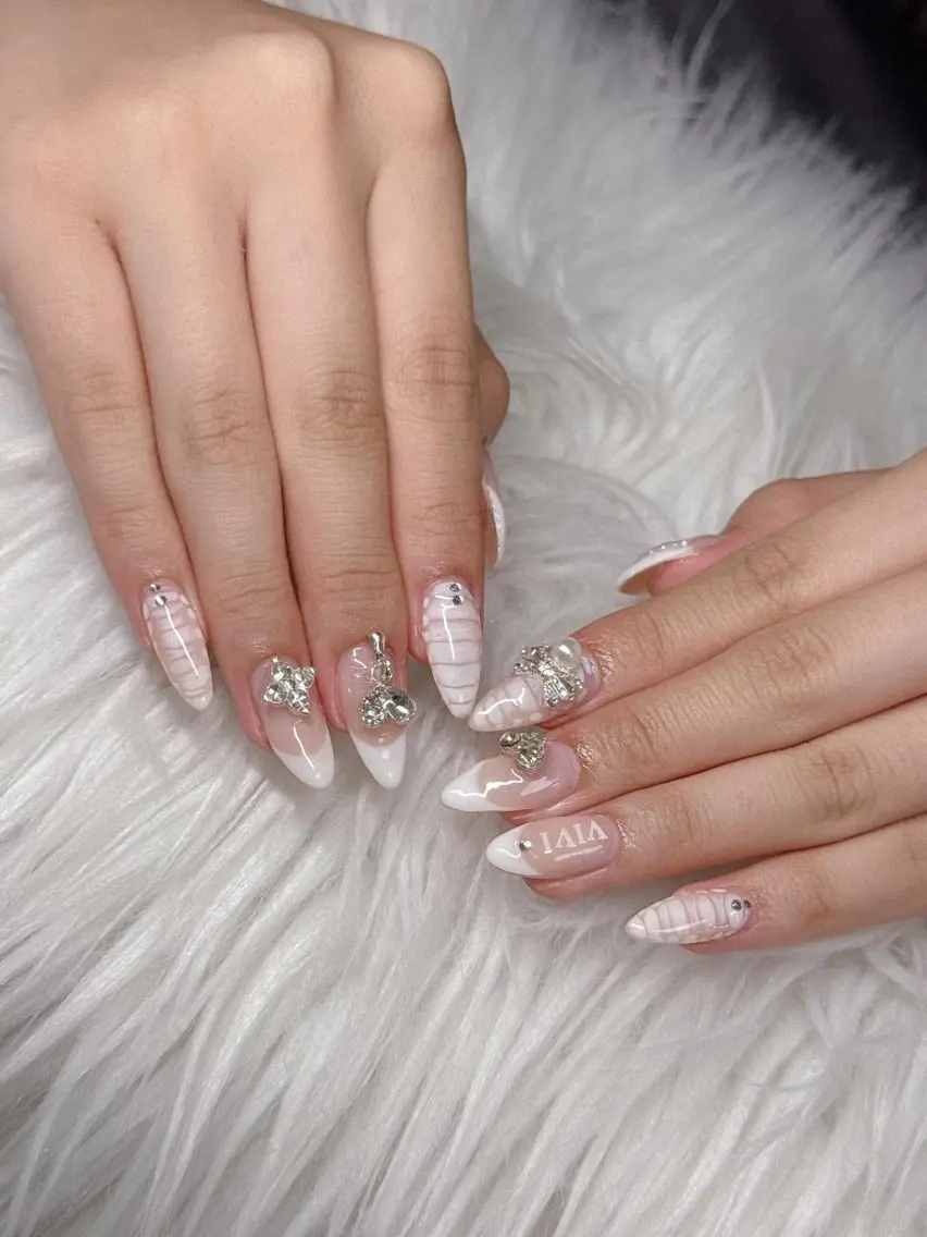 ネイル Lee Nailsのネイルデザイン