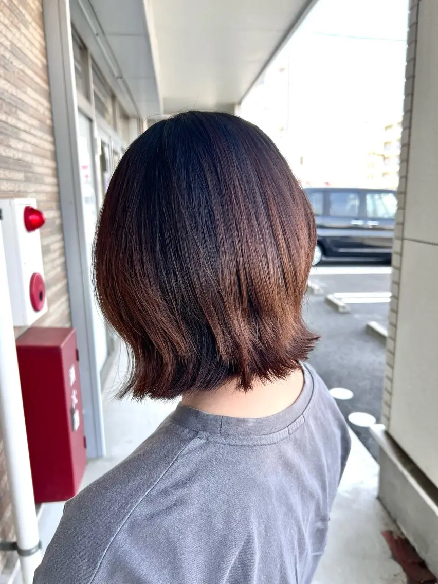 ミディアム 切りっぱなしボブ ボブ 外ハネヘア 佐藤 茉実のヘアスタイル