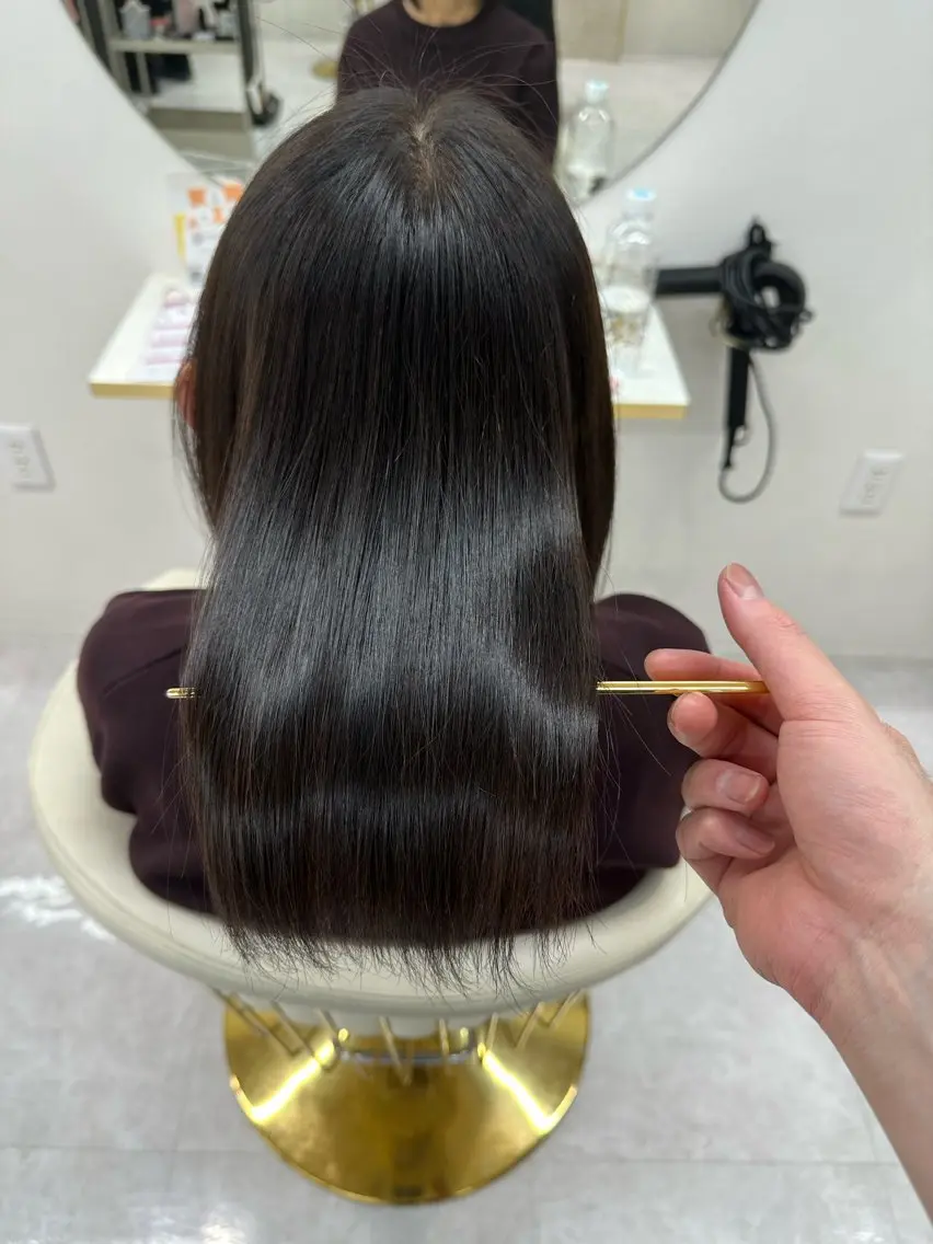 ミディアム カット 縮毛矯正 トリートメント 艶髪、髪質改善 富田隼仁のヘアスタイル