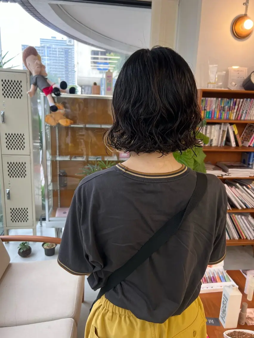 ショート パーマ ボブ 石川 実咲のヘアスタイル