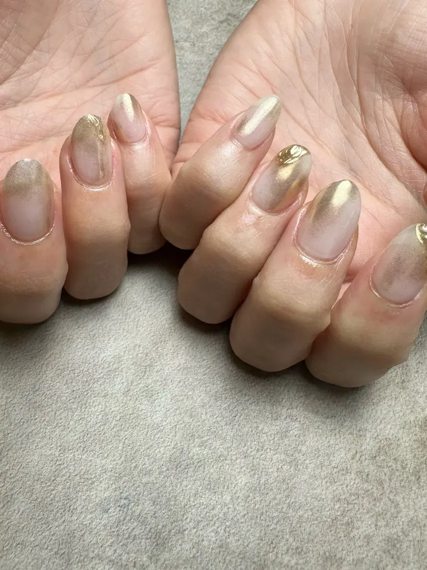 ネイル ゴールド nailroom Anmie.のネイルデザイン