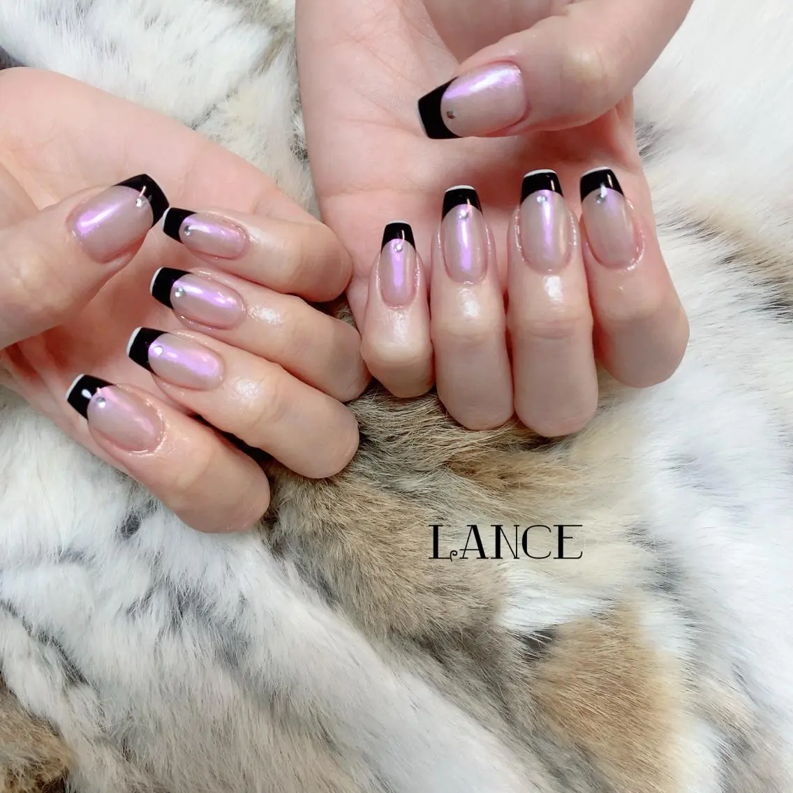ミディアム ネイル オーロラネイル フットネイル フレンチネイル グラデーション キラキラネイル ハンドネイル Lance nailのネイルデザイン
