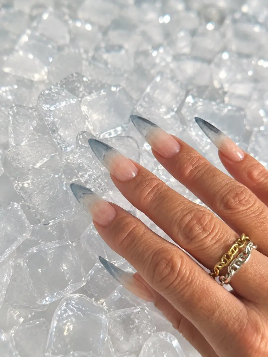 ネイル 氷ネイル・うるうるネイル ハンドネイル Mnailsalon フィルイン対応サロンのネイルデザイン