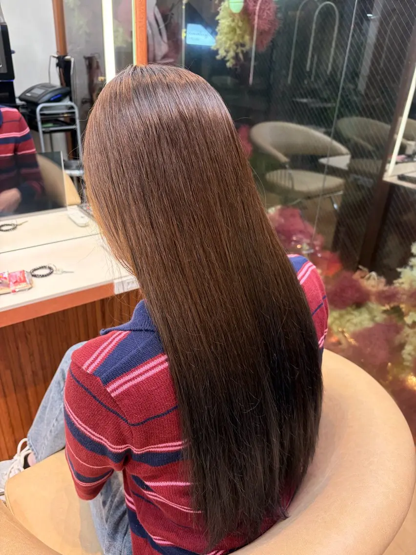 ロング ヘアカラー 浦野 杏菜のヘアスタイル