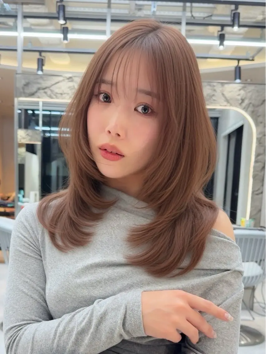 ミディアム カラー カット レイヤーダブルカラー KYONのヘアスタイル