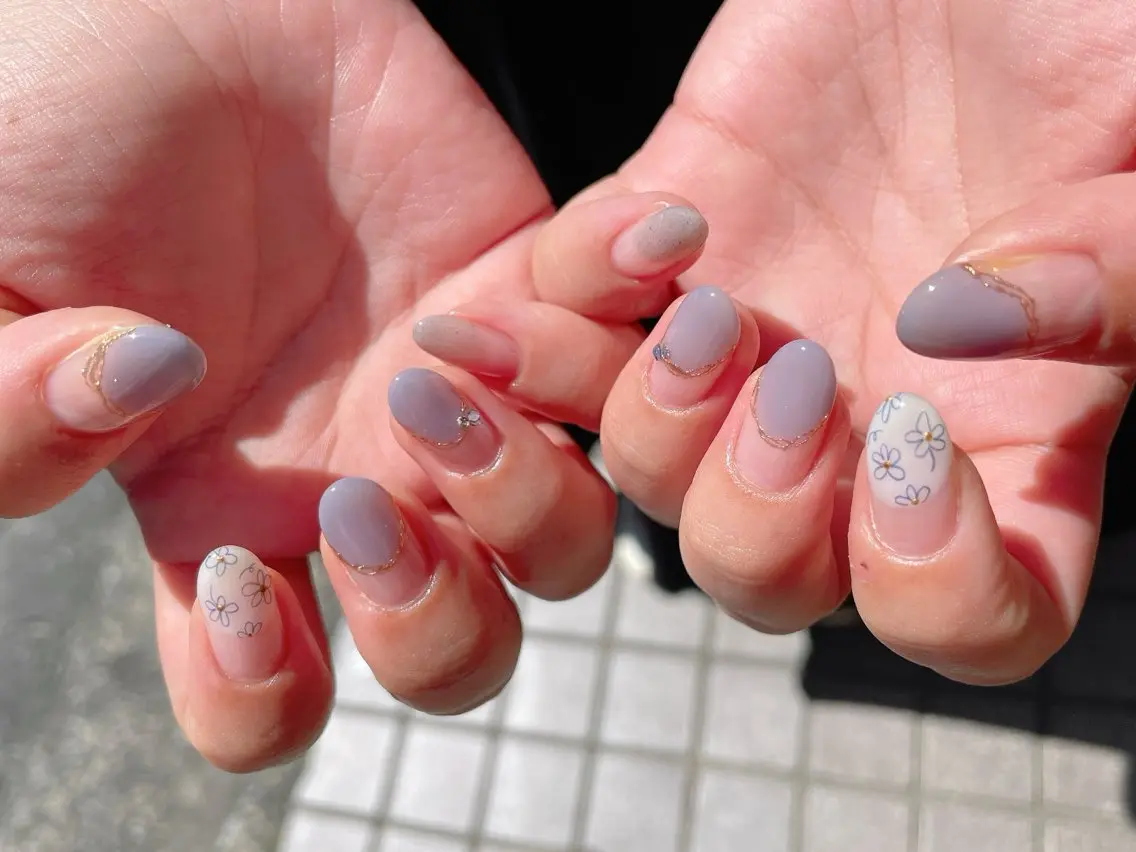 ネイル フラワーネイル フレンチネイル ジェルネイル ニュアンスネイル パラジェル nailroom OHANA🌴のネイルデザイン