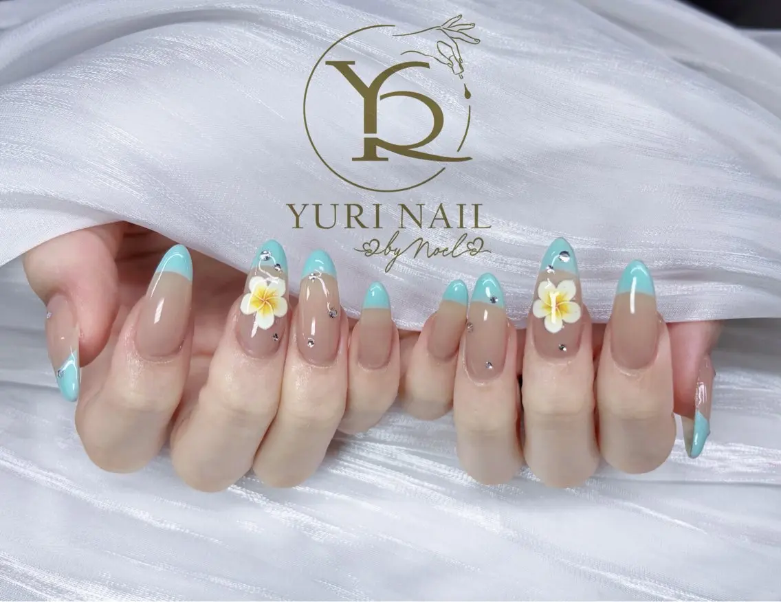 ネイル ハンドネイル フットネイル ハンドケア YURI Nail NARITAのネイルデザイン