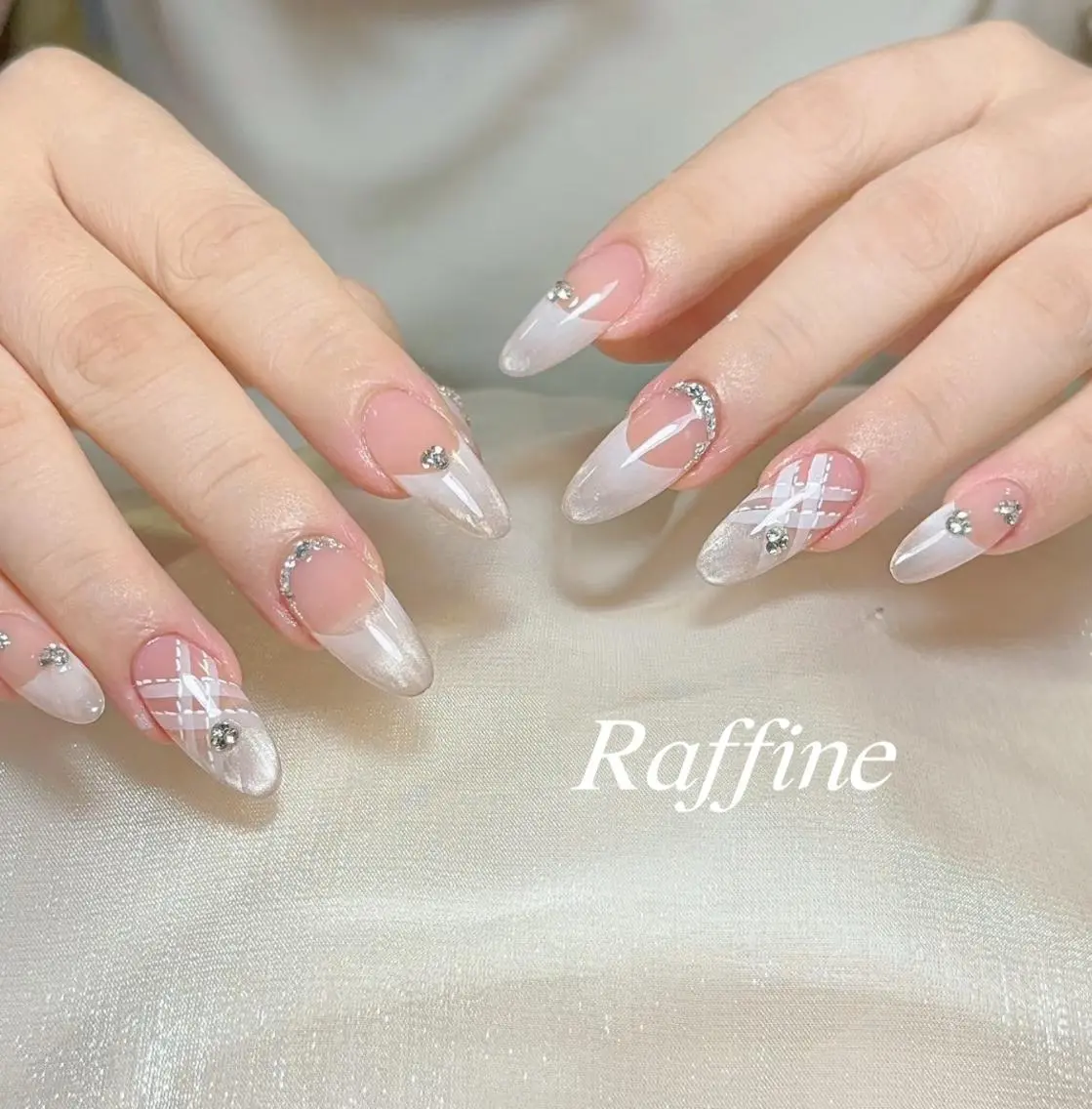 ネイル ハンドネイル ハンドケア RAFFINE haru🦋🩵のネイルデザイン