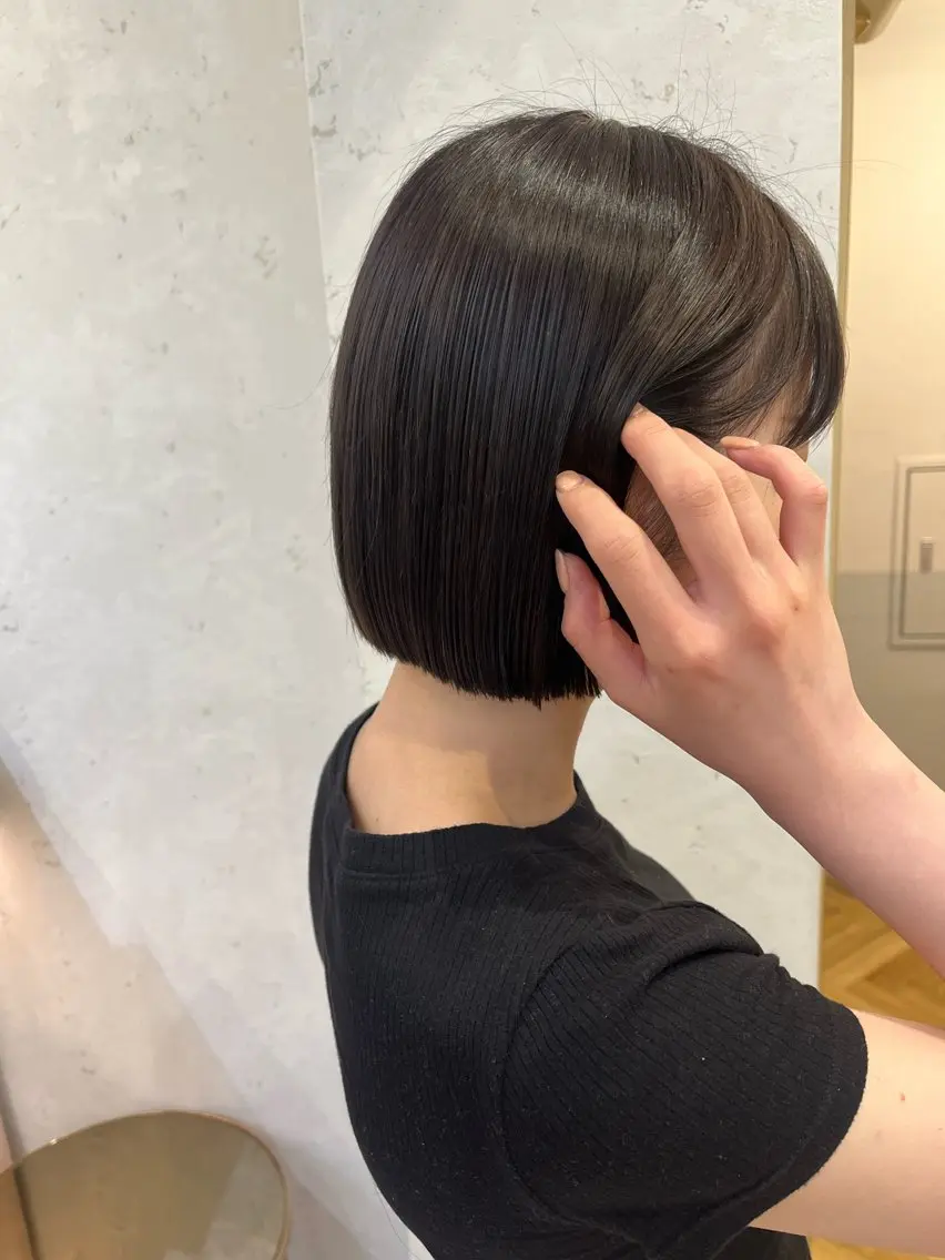 ショート カラー ブラウンカラー ダークブラウン ボブ 透明感カラー│ レイヤーヘア中居美樹のヘアスタイル
