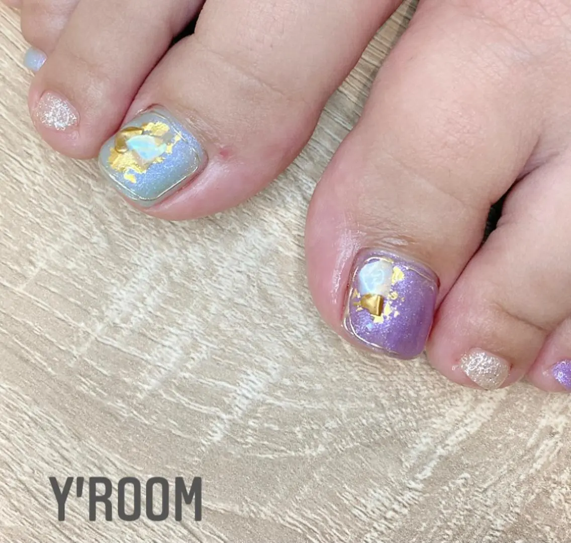ネイル オーロラネイル フラッシュネイル フットネイル ジェルネイル 氷ネイル・うるうるネイル YUKA （ネイリスト）のネイルデザイン