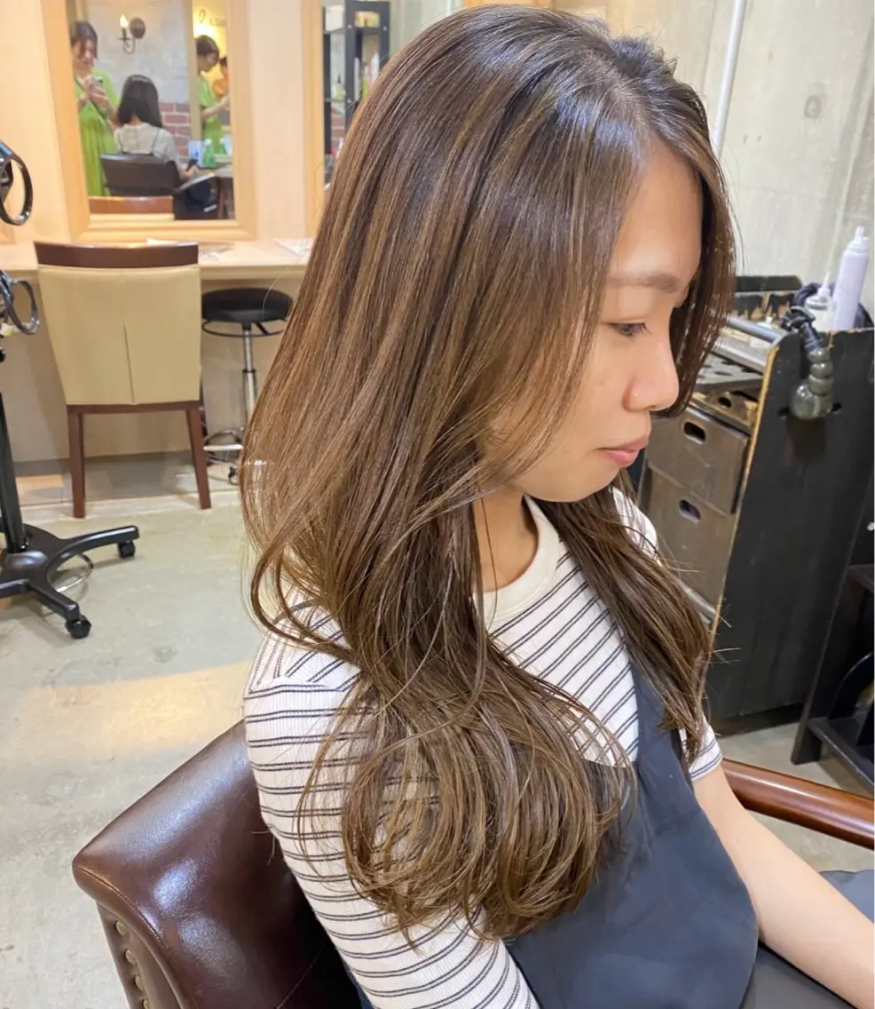 ロング カラー ロングレイヤー レイヤーカット ロング レイヤーカット/ 根本瑠実のヘアスタイル